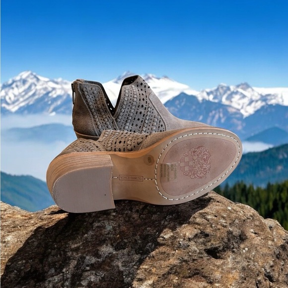 Vince Camuto tan suede leather booties. - Picture 7 of 8